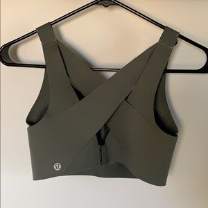 Lululemon Green sports bra
